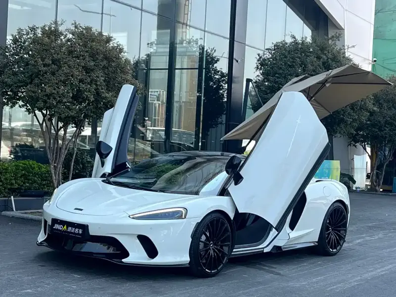 McLaren GT, 2022