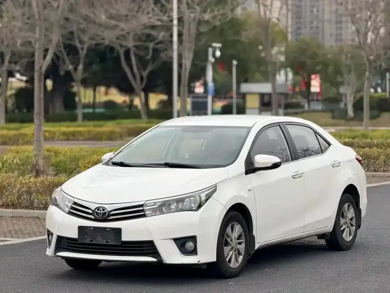 Toyota Corolla, 2015 — фото 1