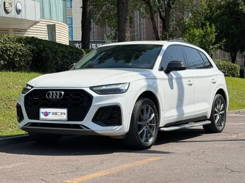 Audi Q5L, 2022