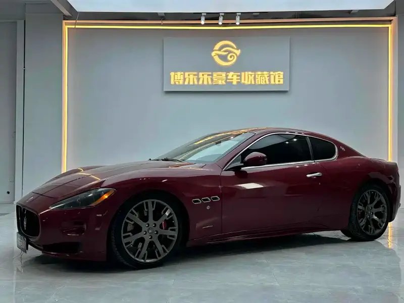 Maserati GranTurismo, 2013 — фото 1