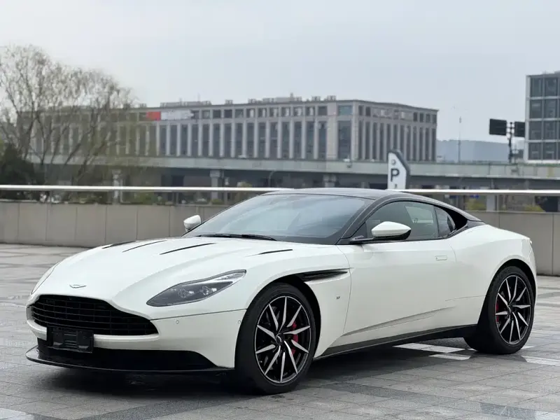 Aston Martin DB11, 2017