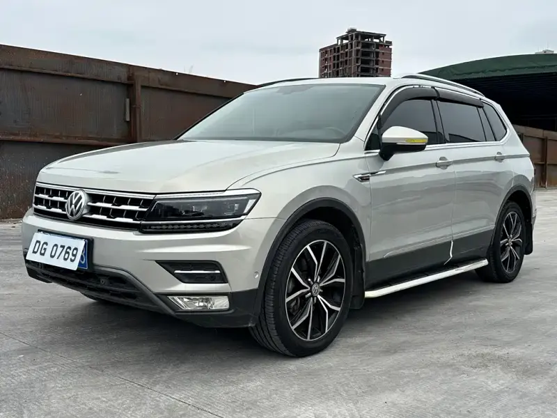 Volkswagen Tiguan L, 2017