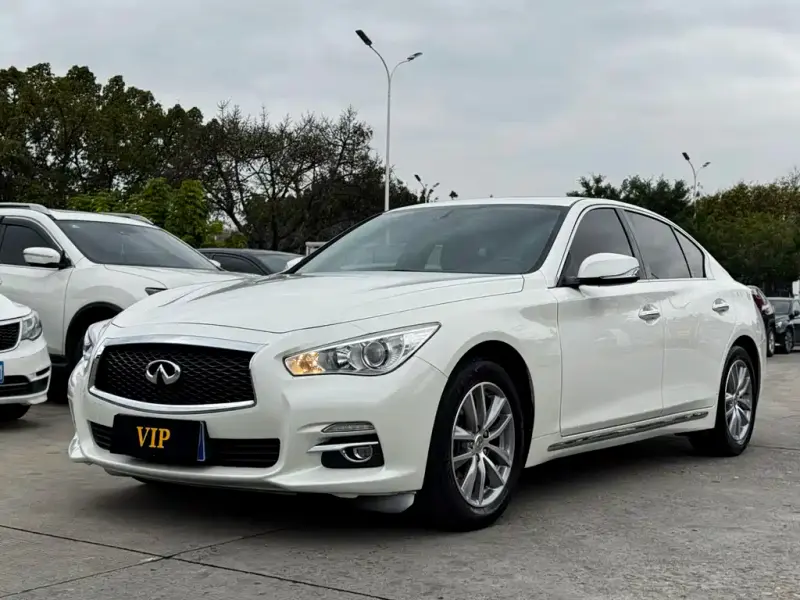 Infiniti Q50L, 2016