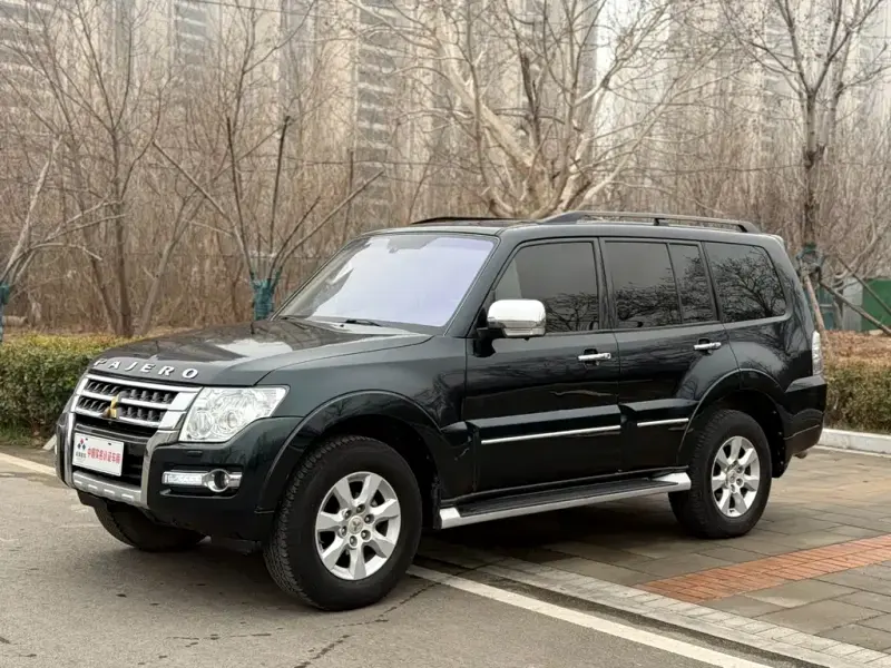 Mitsubishi Pajero (Import), 2017 — фото 1