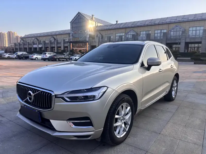 Volvo XC60, 2021 — фото 1