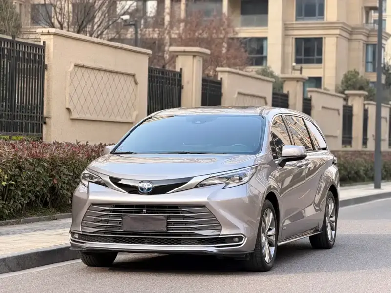 Toyota Sienna, 2023