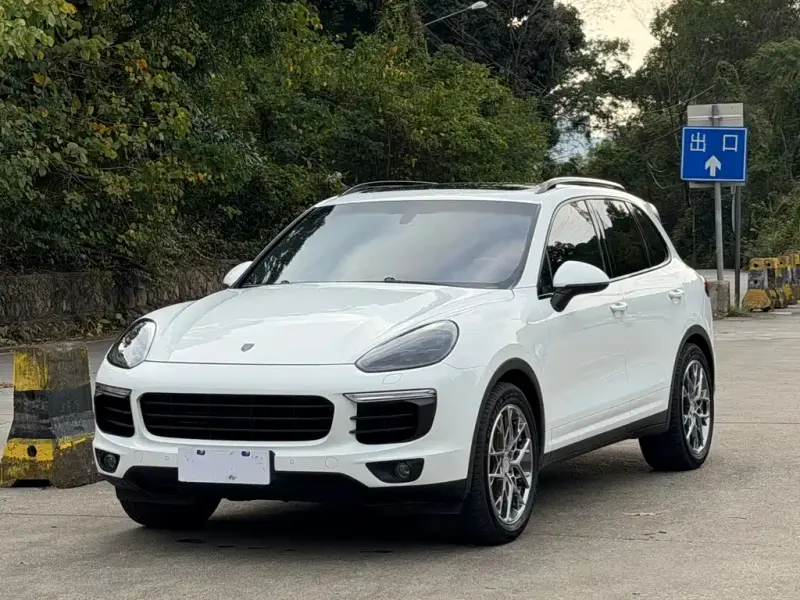Porsche Cayenne, 2015
