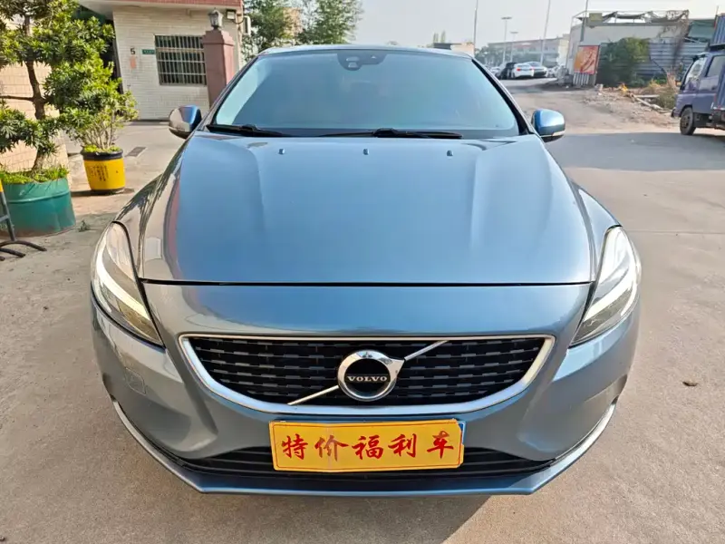 Volvo V40, 2018