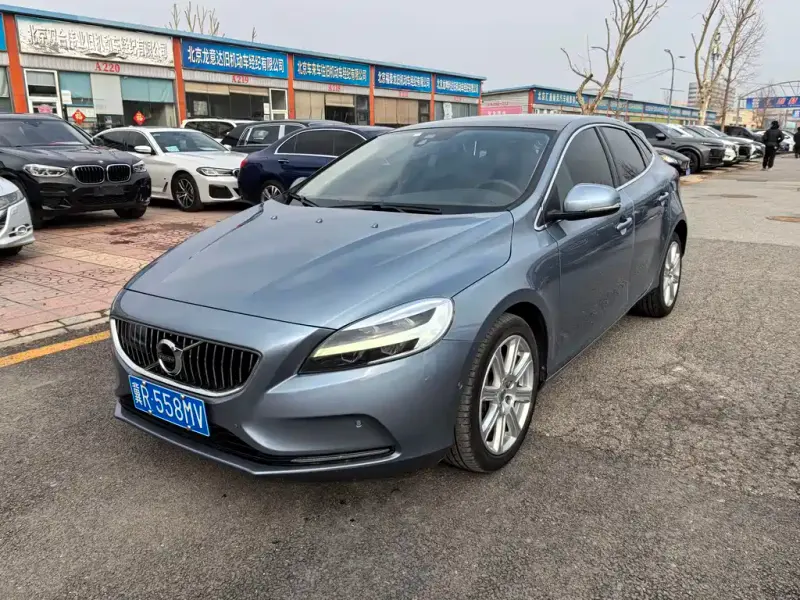 Volvo V40, 2018