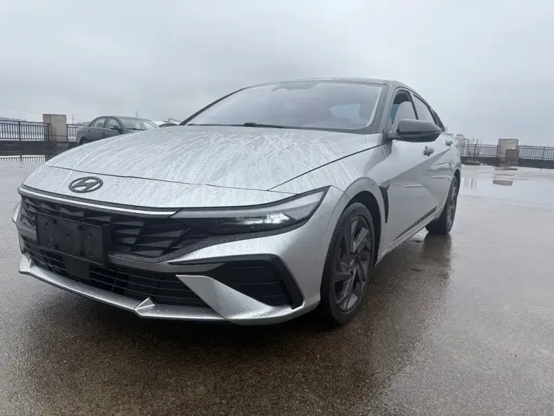 Hyundai Elantra, 2024