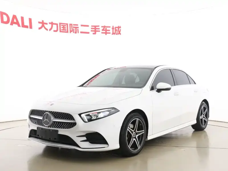 Mercedes-Benz A-Class, 2020 — фото 1