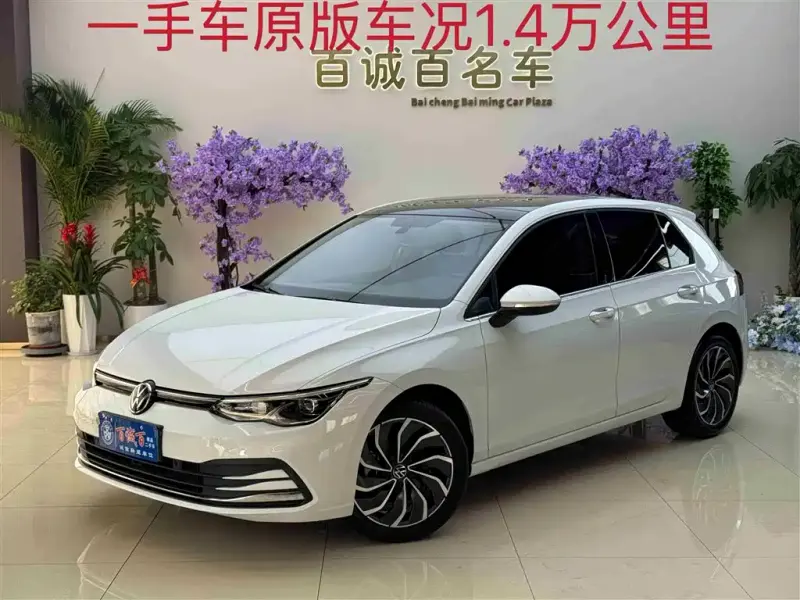 Volkswagen Golf, 2023