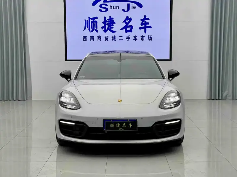 Porsche Panamera, 2023