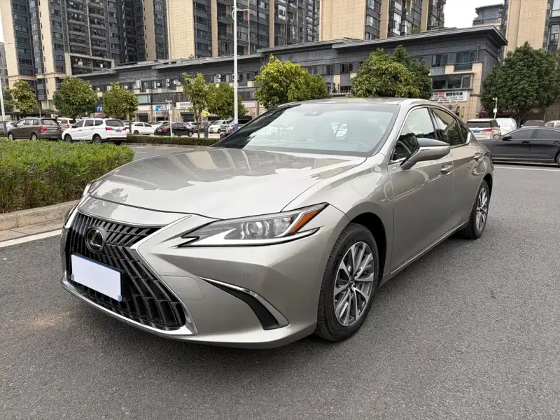 Lexus ES, 2024