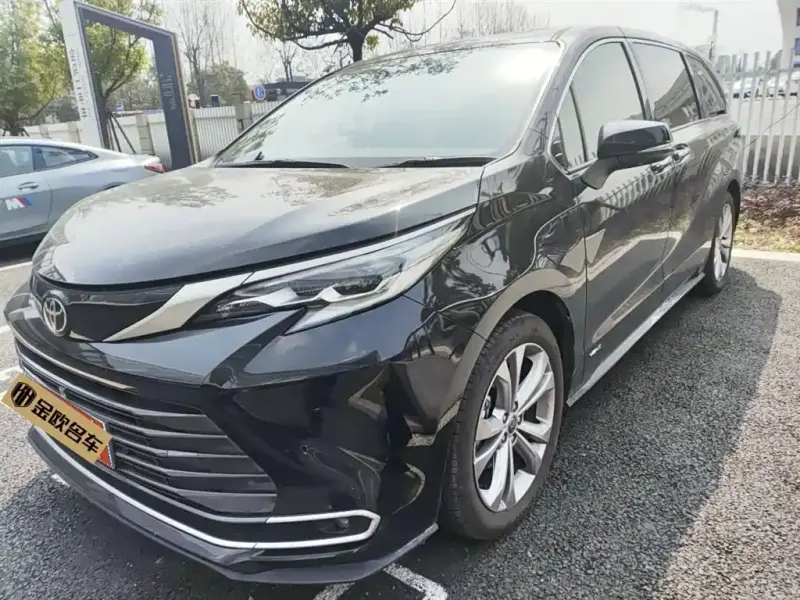 Toyota Sienna, 2025