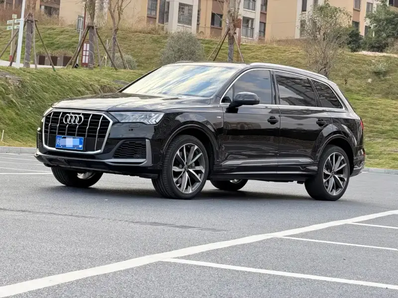 Audi Q7, 2023 — фото 1