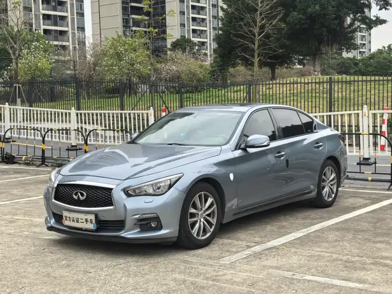 Infiniti Q50L, 2015