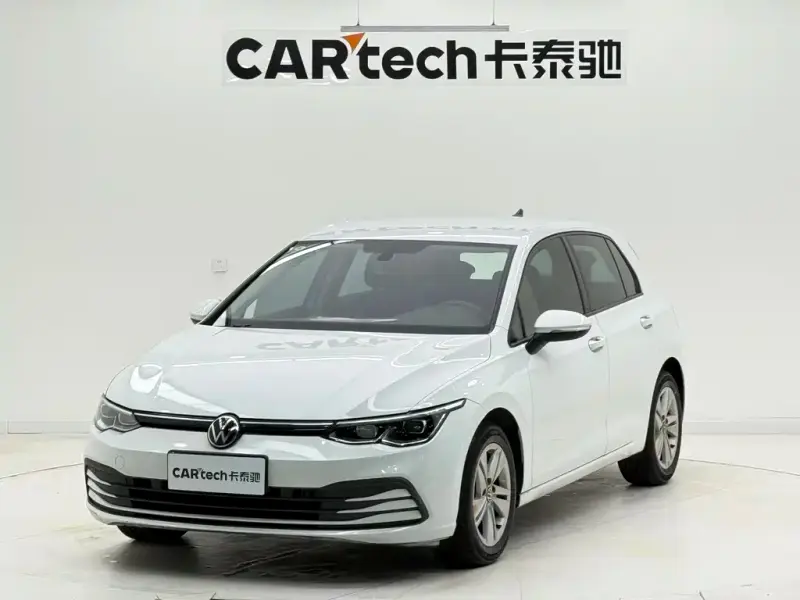 Volkswagen Golf, 2023