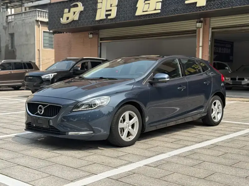 Volvo V40, 2017