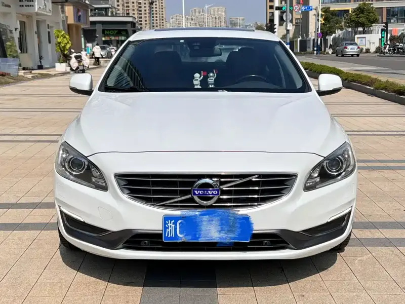 Volvo S60, 2015