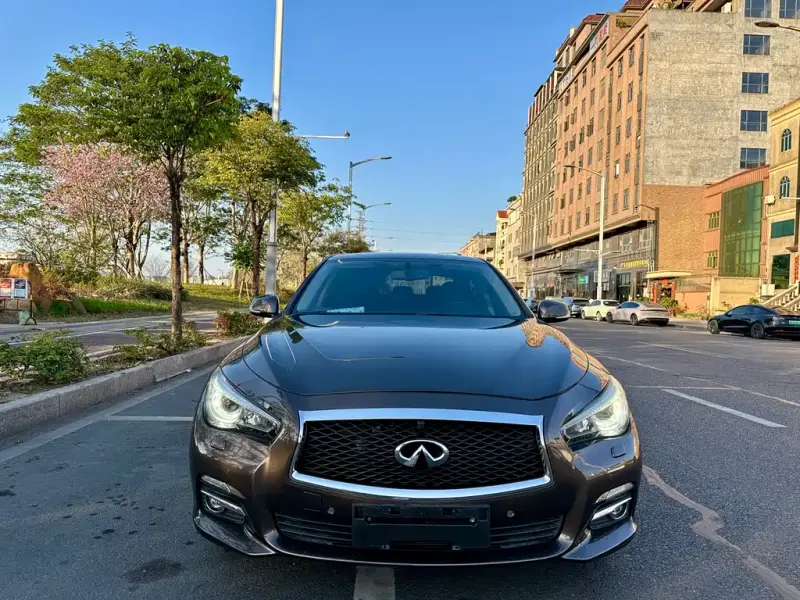 Infiniti Q50L, 2015