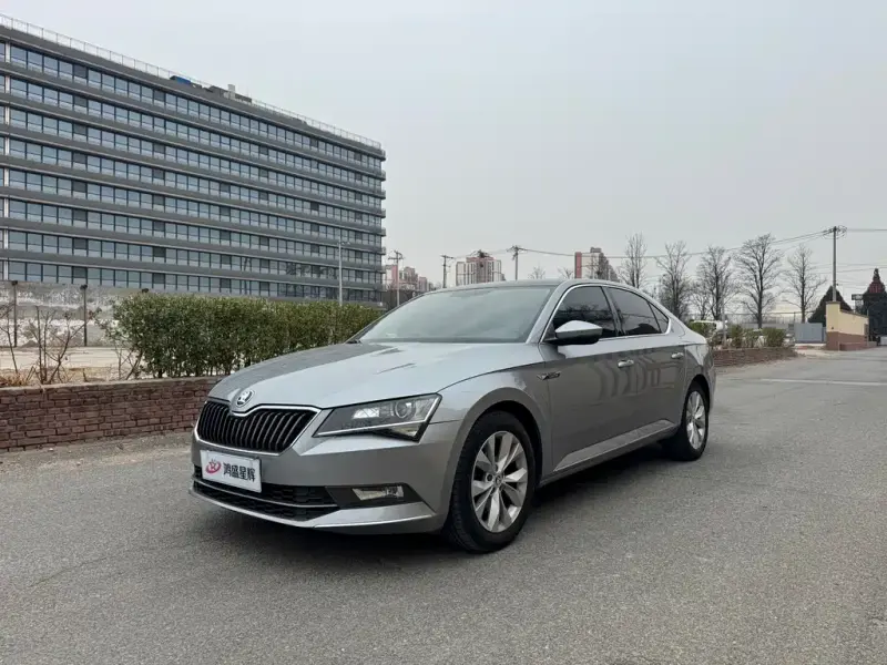 Skoda Superb, 2017 — фото 1
