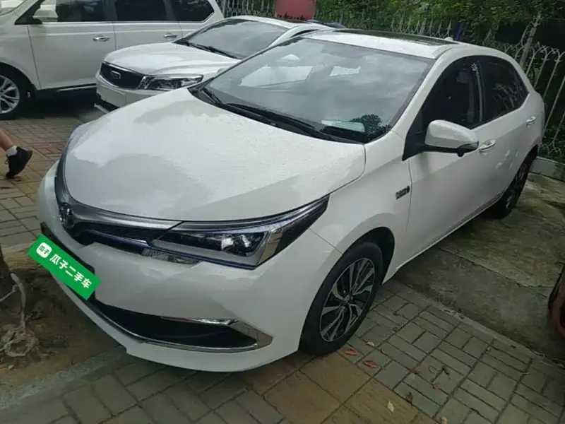 Toyota Corolla Hybrid, 2020 — фото 1