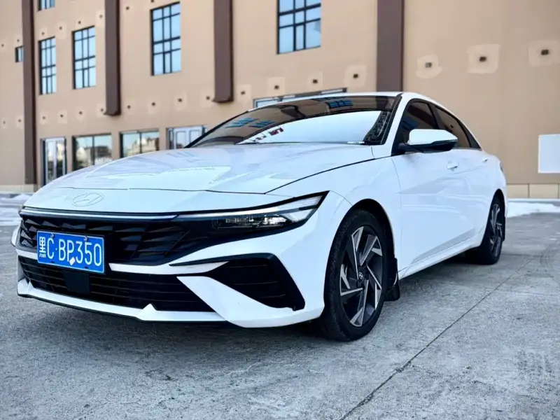 Hyundai Elantra, 2023