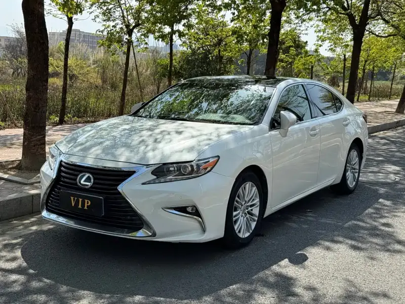 Lexus ES, 2017