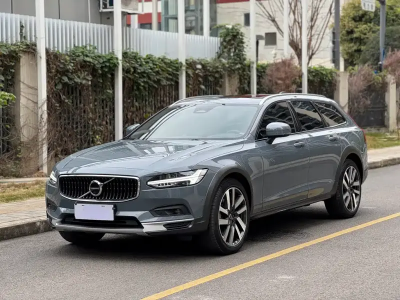 Volvo V90, 2023