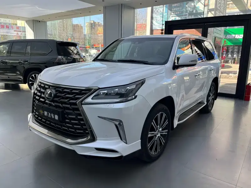 Lexus LX, 2022