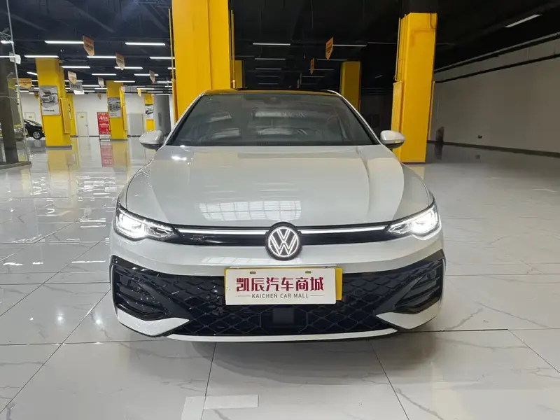 Volkswagen Golf, 2025