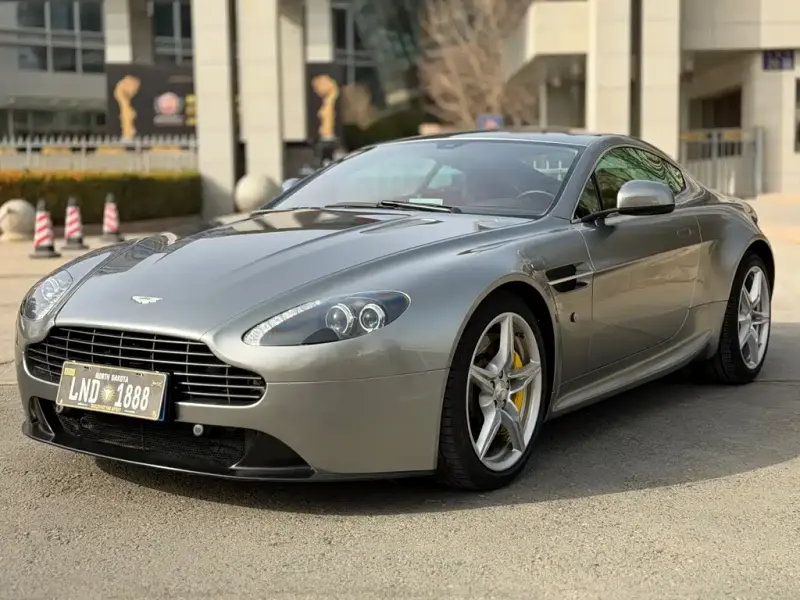 Aston Martin V8 Vantage, 2016