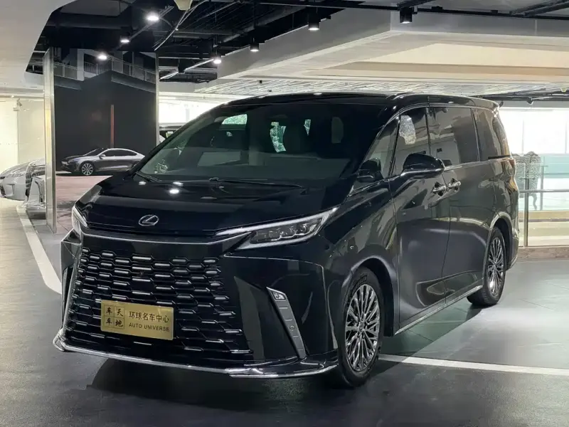 Lexus LM, 2024