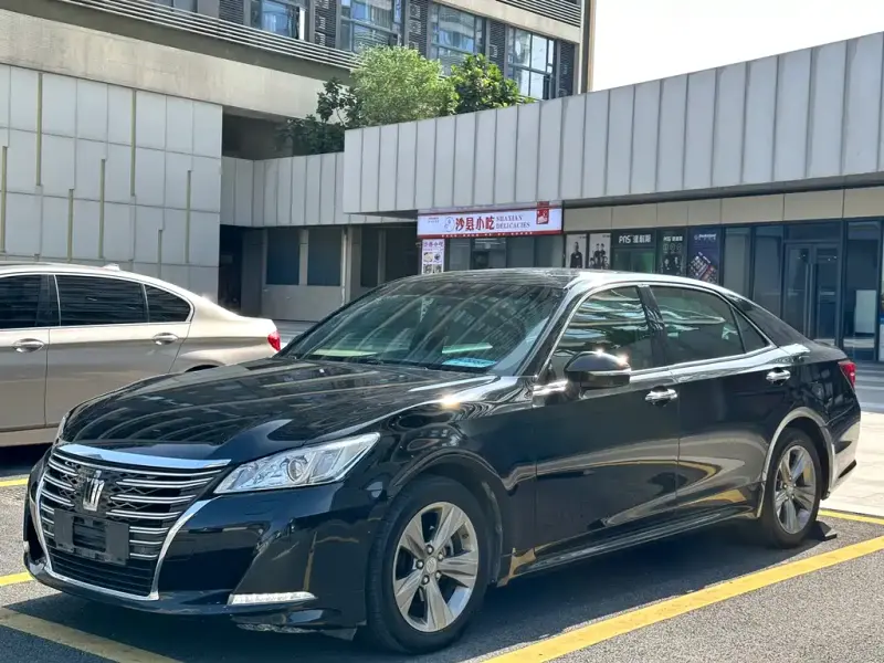 Toyota Crown, 2016 — фото 1
