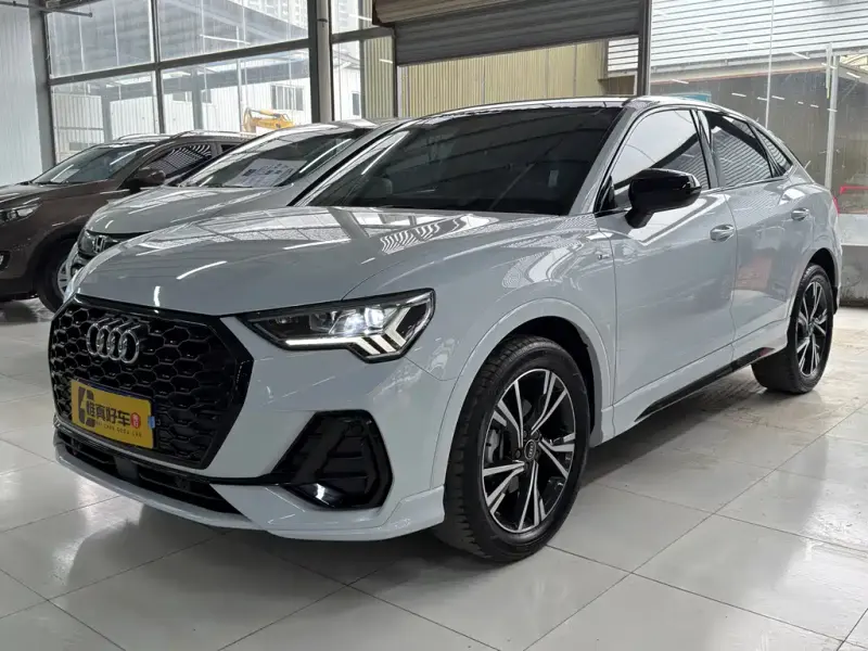 Audi Q3, 2022