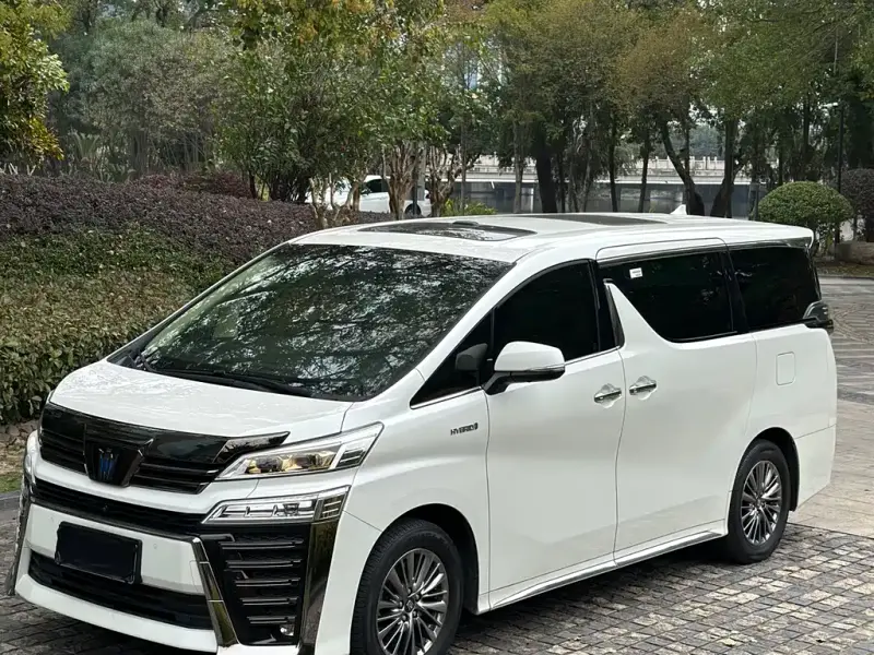 Toyota Vellfire, 2023 — фото 1