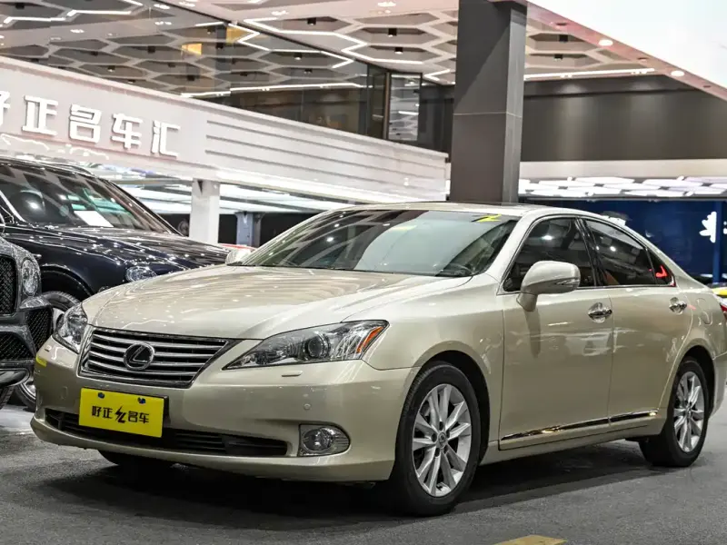Lexus ES, 2010