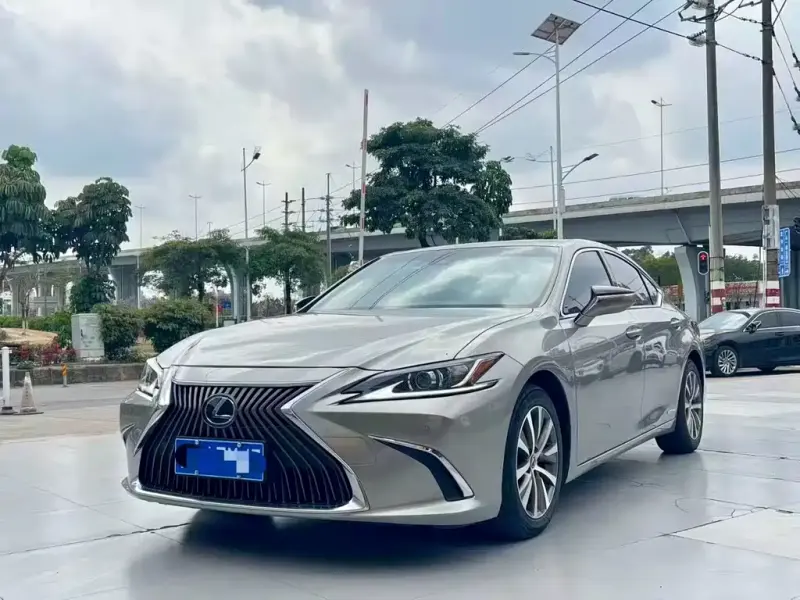 Lexus ES, 2020