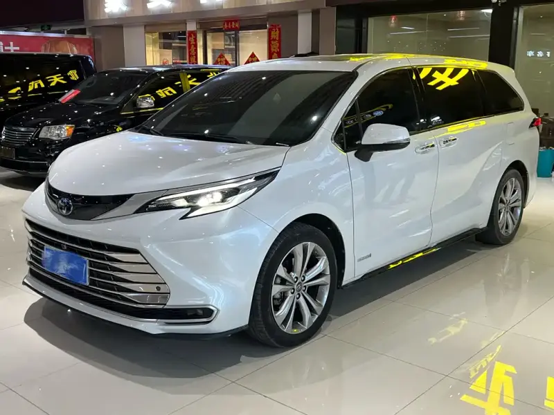 Toyota Sienna, 2023