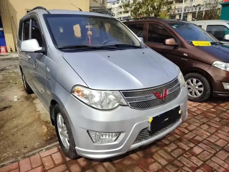 Wuling Hongguang, 2015