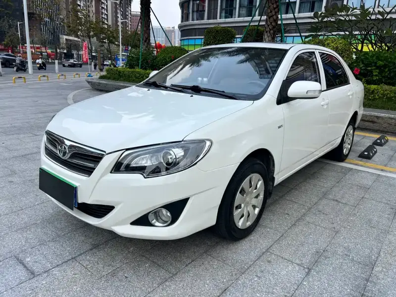 Toyota Corolla, 2015 — фото 1