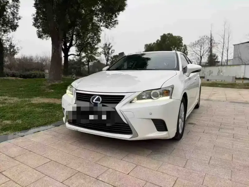 Lexus CT, 2014