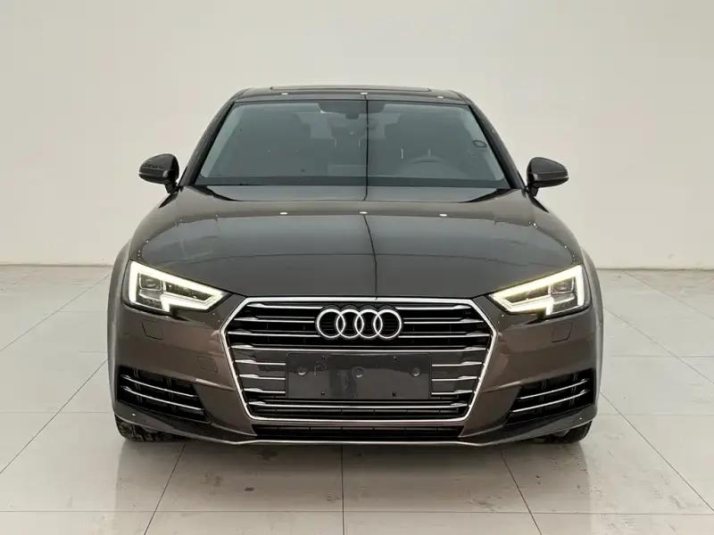 Audi A4L, 2018