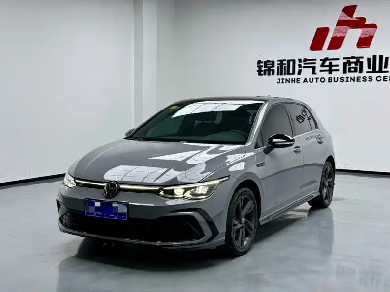 Volkswagen Golf, 2024