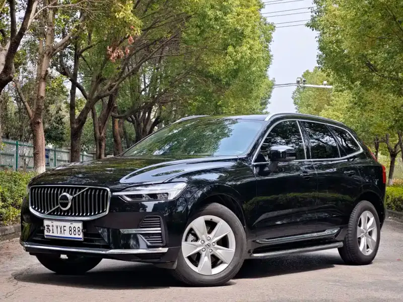 Volvo XC60, 2022 — фото 1