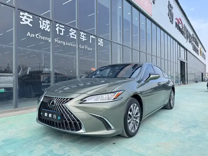 Lexus ES, 2023