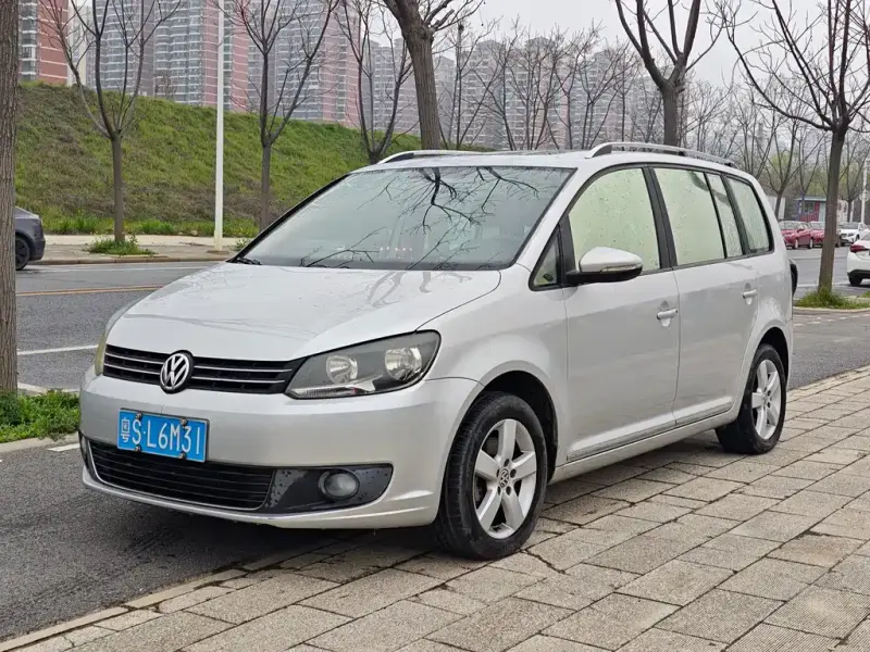 Volkswagen Touran, 2014 — фото 1