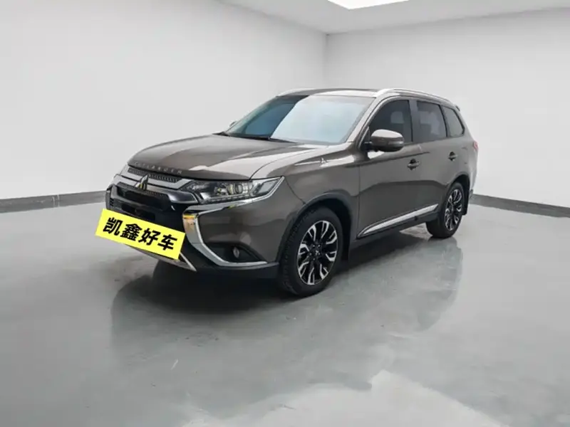 Mitsubishi Outlander, 2020