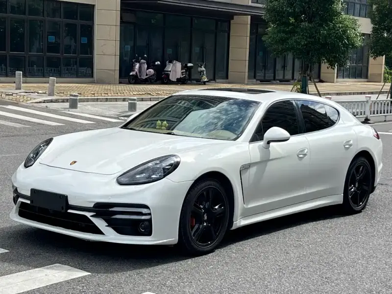 Porsche Panamera, 2012